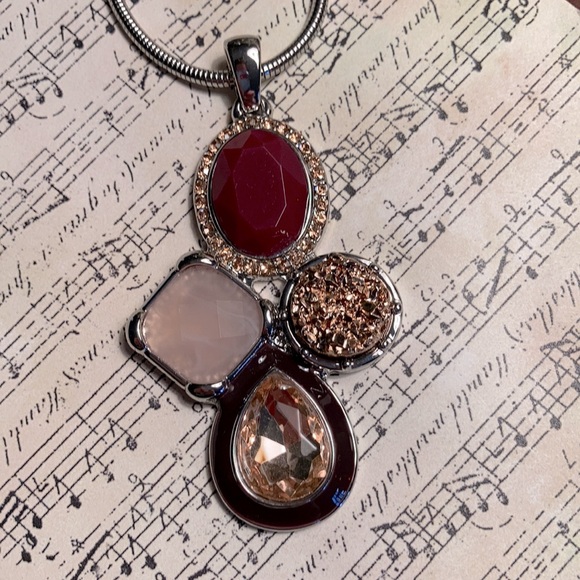 Bold Pendant Necklace - Picture 2 of 3